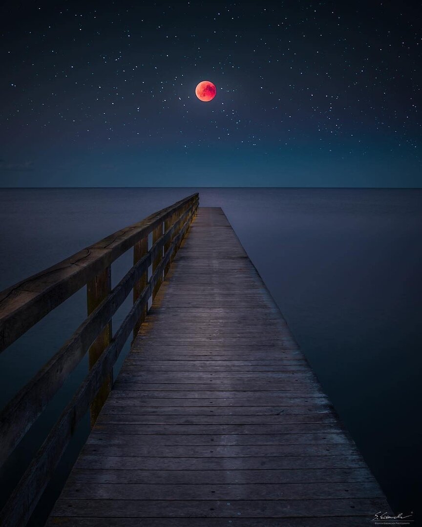 Путь может быть  благоприятным, или тернистым...