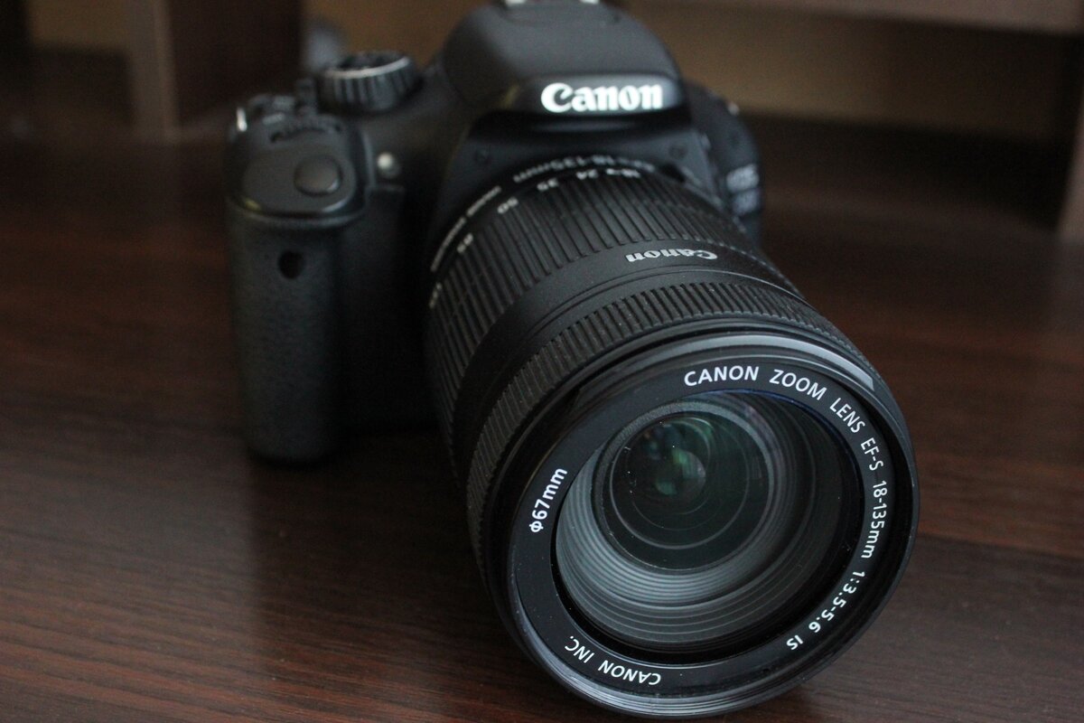 Canon eos 550d объективы. Canon 550d. Canon 550d 18-135. Canon EOS 550d. Canon 550d кит объектив.