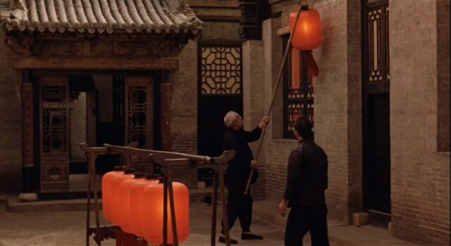 Кадр из фильма "Подними красный фонарь"