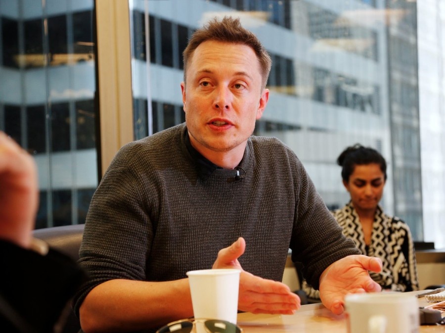 Илон Маск проводит собеседование