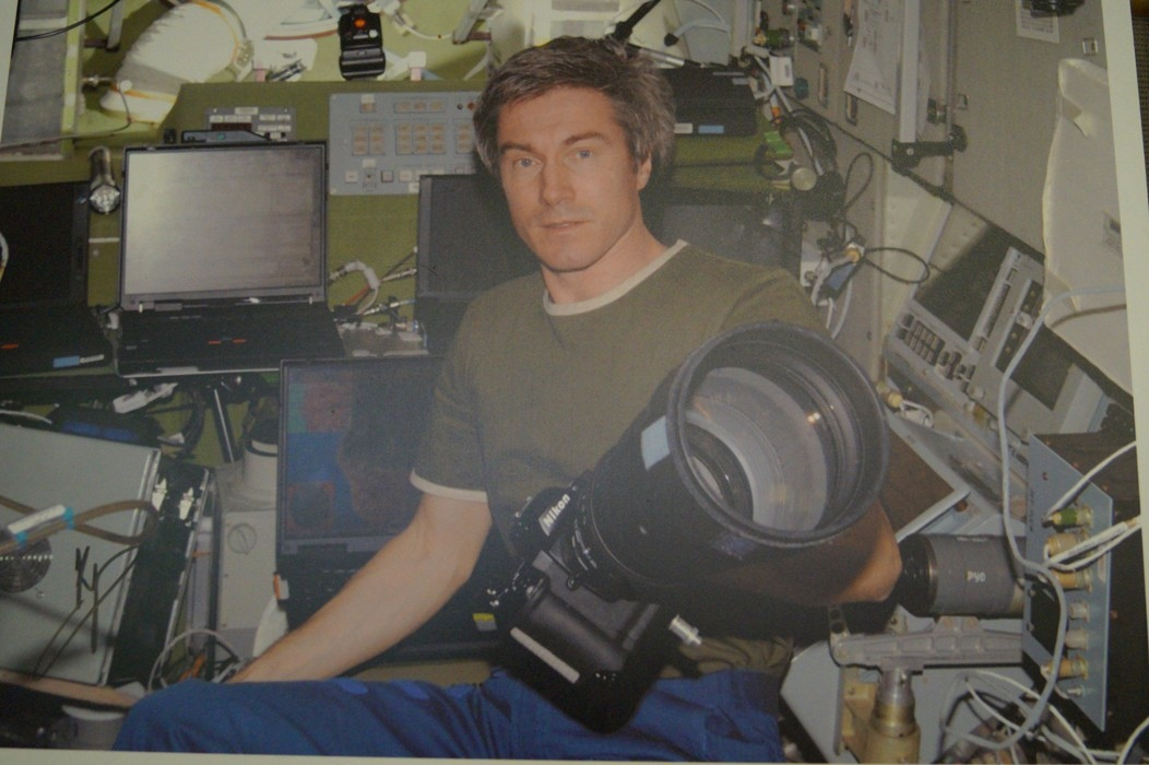 Сергея можно назвать космическим фотолюбителем. Его снимки с околоземной орбиты пользуются большой популярностью.