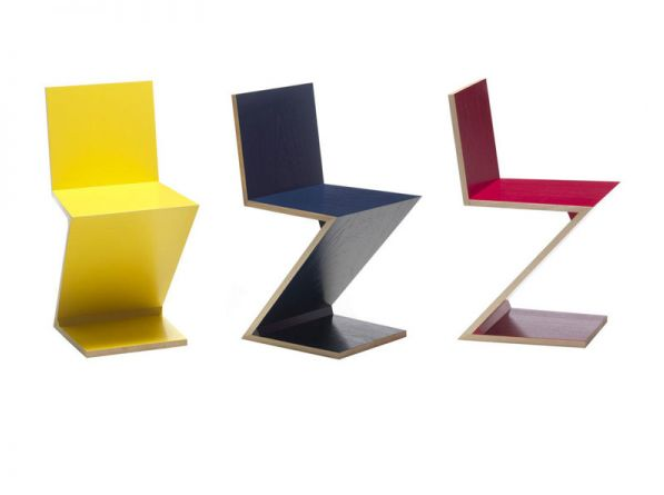 Стилизованный стул в форме зиг-зага