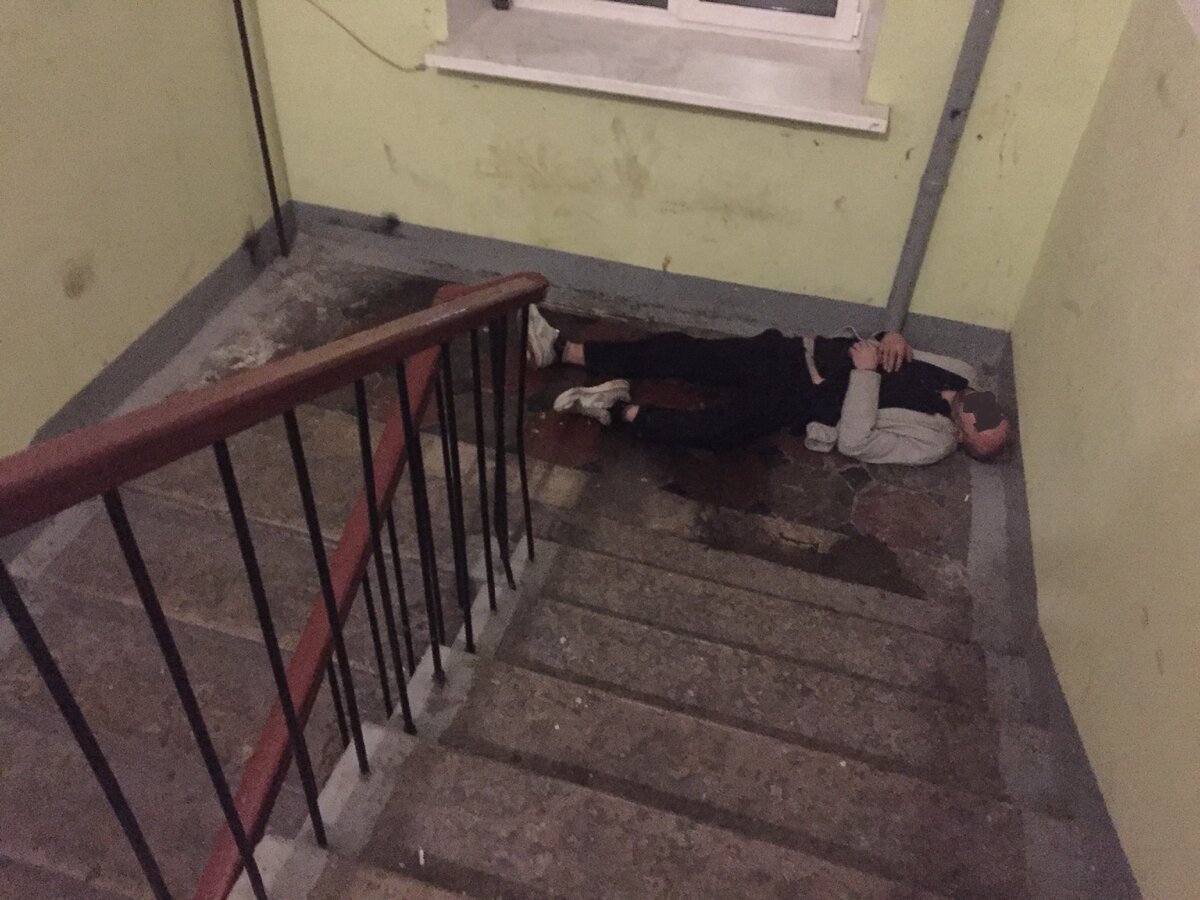 Ну а что, решил поспать человек. 