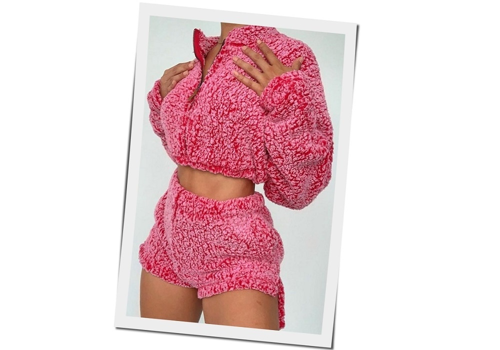 Спортивный костюм из плюша. Источник фотографии aliexpress.ru