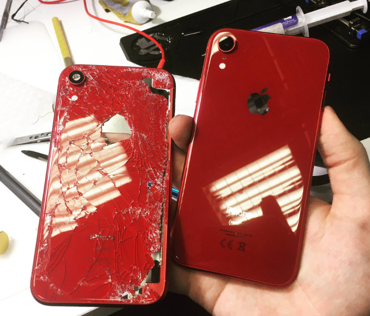 Красивый iPhone XR после замены задней крышки в сборе с корпусом. Ценник - около 6000р.