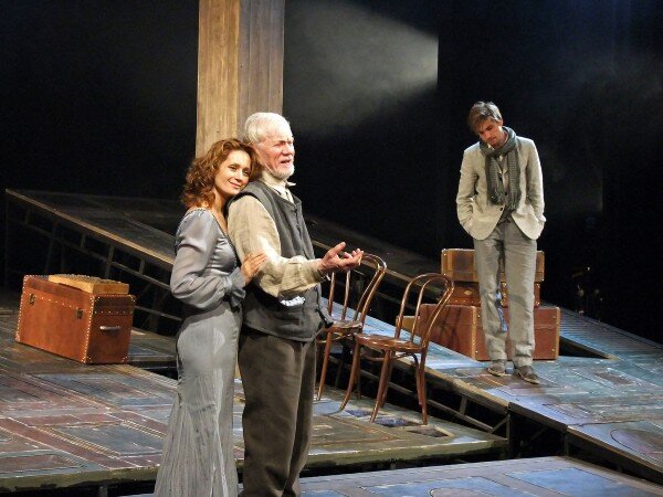 (с) фото с сайта театра

РЕЖИССЕР: Владимир Мирзоев