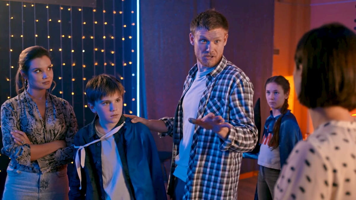 Кадр из сериала «Родком»