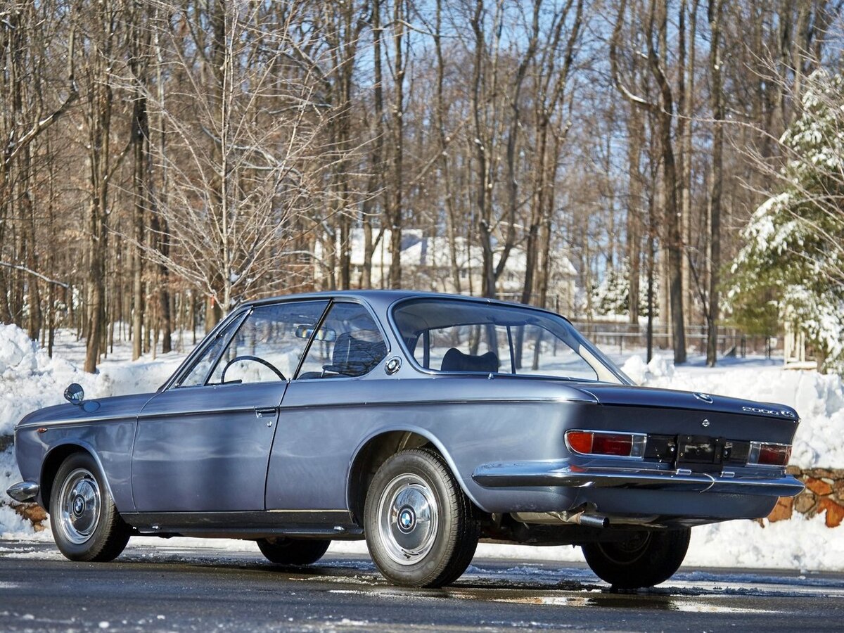 В качестве основы дизайна кормы E9 взяли более раннюю модель 2000CS