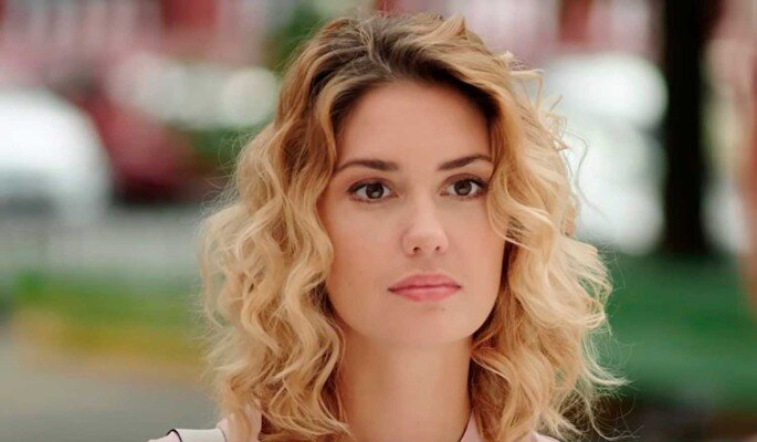 Агата Муценице. Кадр из "Я знаю твои секреты" (2015) 