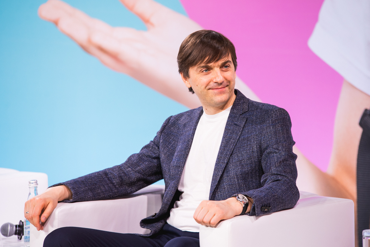 Источник: https://vogazeta.ru/articles/2020/3/31/edpolitics/12262-sergey_kravtsov_zapustil_domashniy_chas