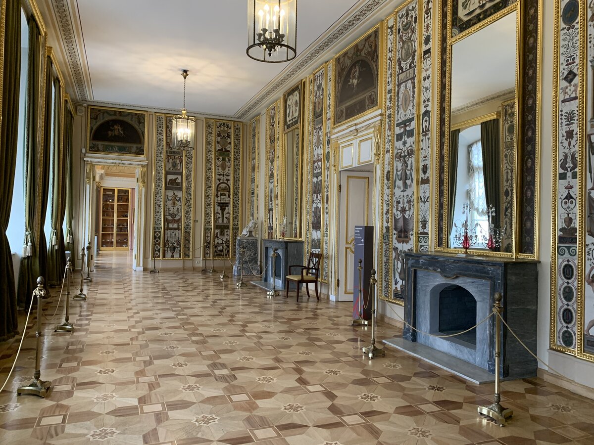 Арабесковая гостиная, фото автора 