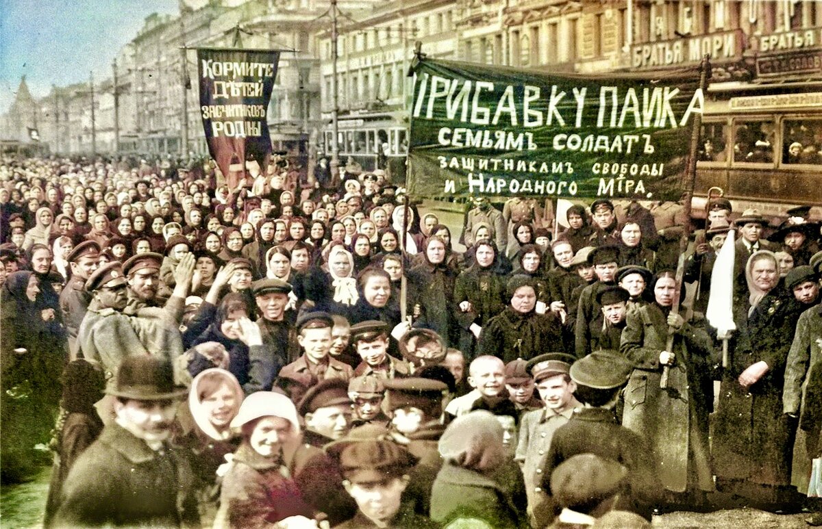 Февральская революция 1917 характер. Февральская революция 1917 фото. Рабочие 1917. Октябрьская революция 1917 года фото. Россия после революции 1917.