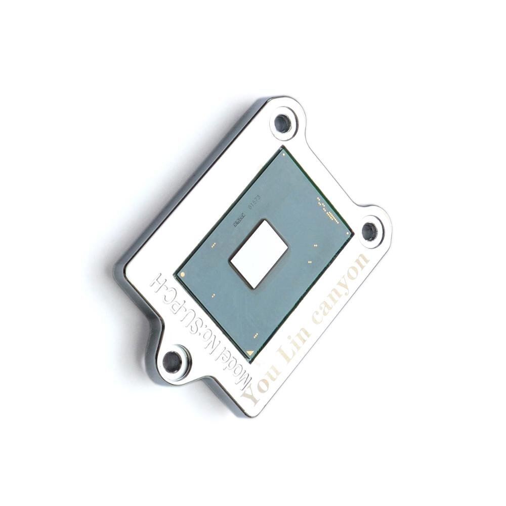 Процессор мутант в комплектной крепёжной рамке сокета, вид сверху