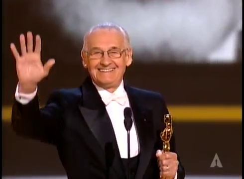 Анджей Вайда при вручении почётного Оскара. 2000-й год.