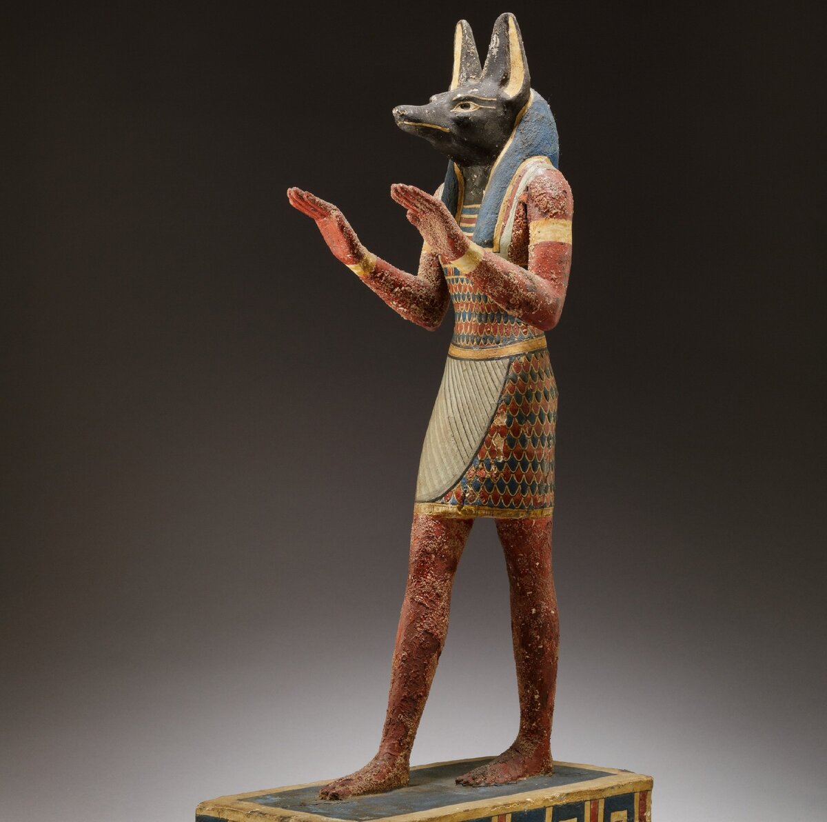 Египетская статуя Анубис