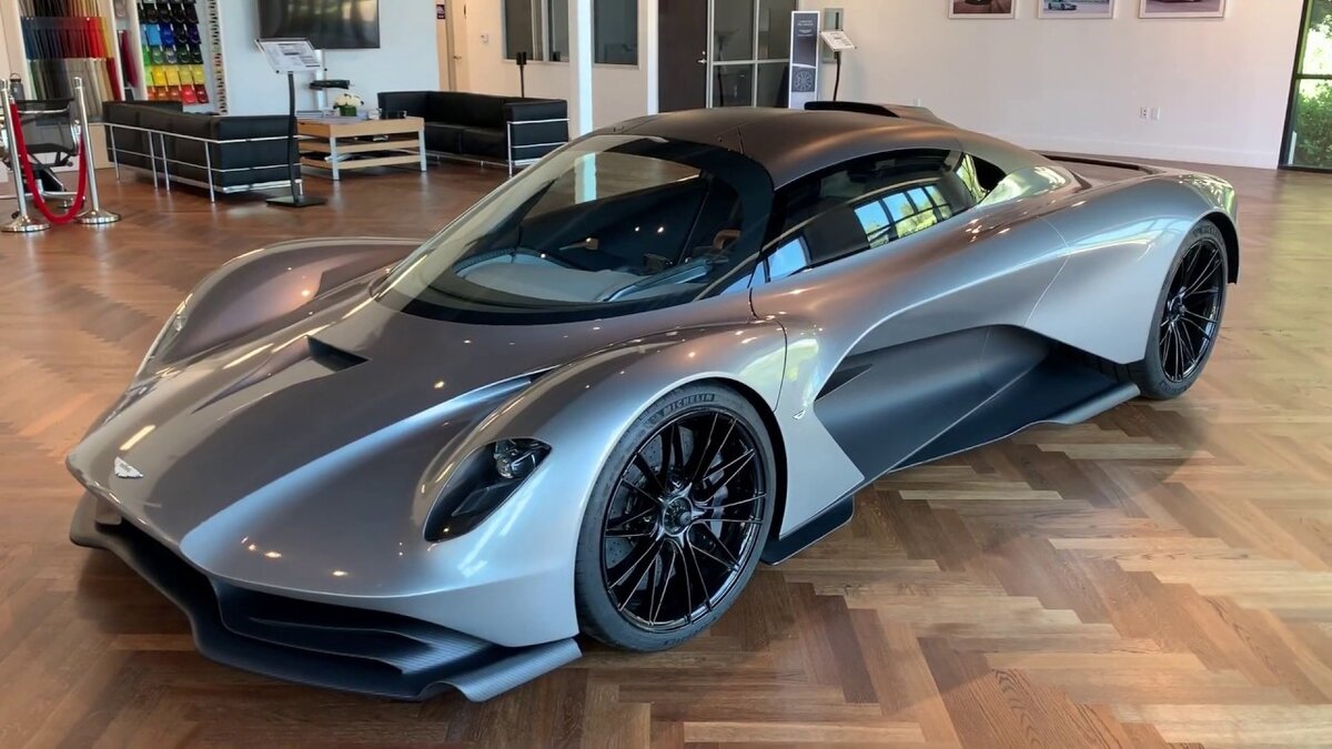 Aston Martin Valkyrie 2020