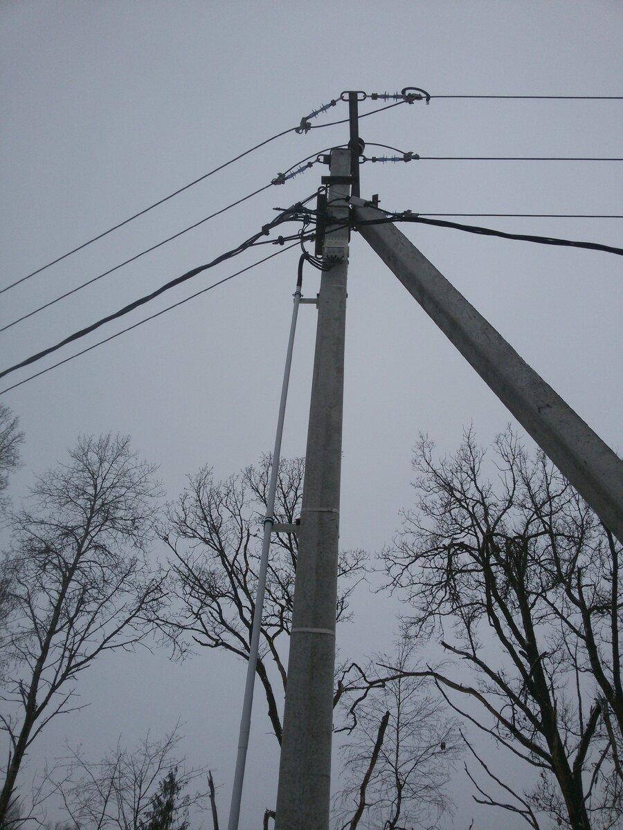 Счётчик нового поколения Миртек  и  щитовой  ящик с автоматом.