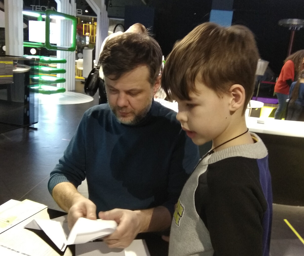 Как вести себя с детьми?