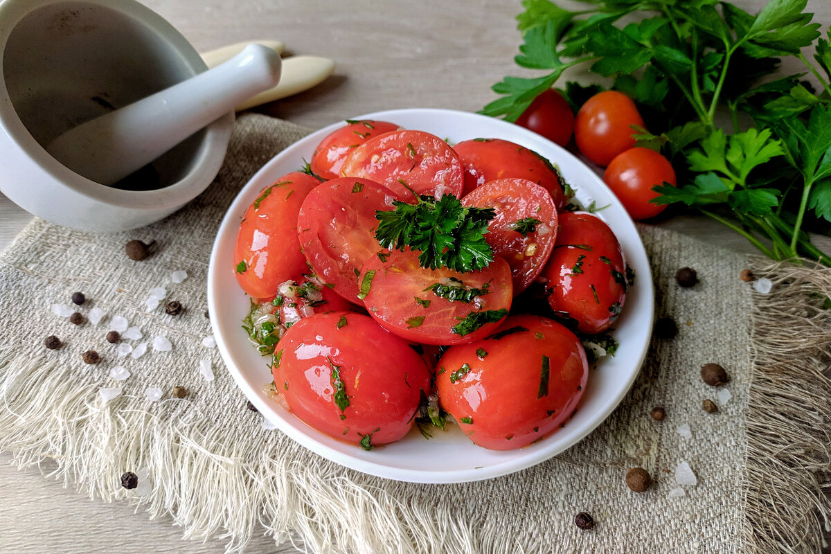 Помидоры по корейски самый вкусный. Помидоры по корейски. Помидоры по-корейски быстрого приготовления. Турецкие закуски. Помидоры по еврейски рецепт.