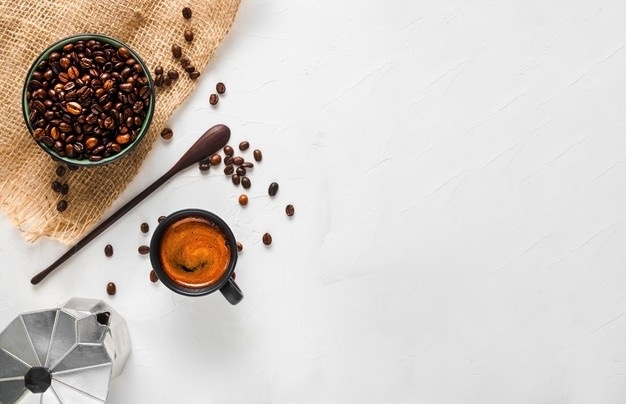 https://ru.freepik.com/free-photo/coffee-cup-with-strong-espresso-with-foam-a-coffee-pot-and-coffee-beans-in-a-bowl_10470880.htm#query=%D0%AD%D0%BD%D0%B5%D1%80%D0%B3%D0%B8%D1%8F&position=44&from_view=search