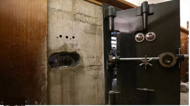 фото этого же отверстия, но с другой стороны. Источник фото pinterest.com