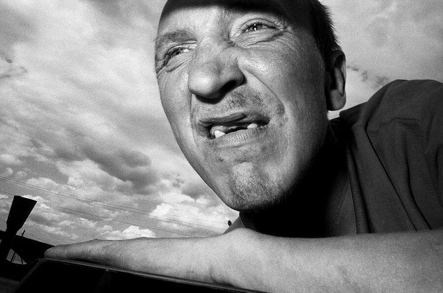 Жизнь человека коверкает или возносит его собственное мышление. Фото Брюса Гилдена