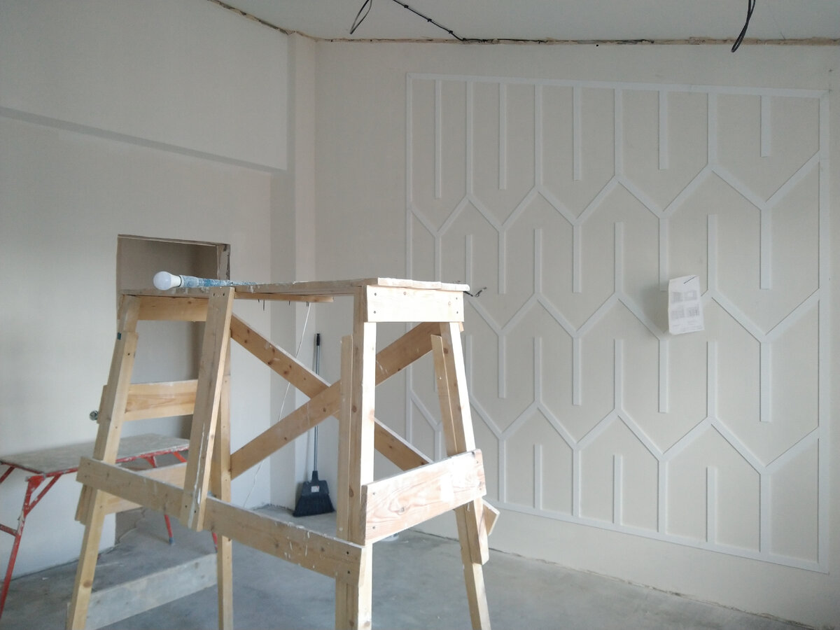 Фото в процессе ремонта, выполнена предчистовая подготовка стен