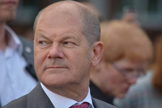    Канцлер Германии Шольц отложил решение о поставках танков Украине