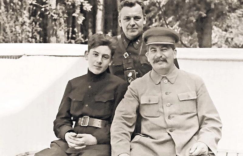 В.Сталин, Власик и И.Сталин