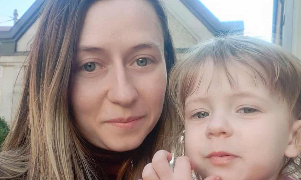 Учительница Юлия больше месяца ждала в Германии британскую визу для своей дочери Дианы