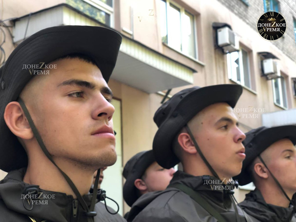 10 юнармейцев из ДНР отправились в РФ для участия в игре “Победа”