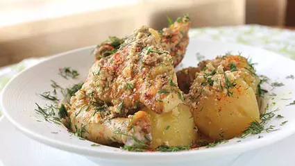 Рецепт незамысловатый, но с изюминкой, за счет приправы хмели-сунели.