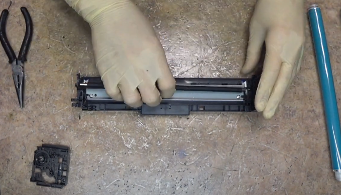 Фото 34. Выкручиваем винты