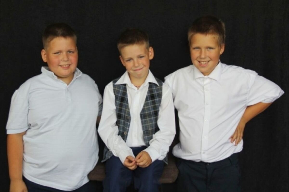    Троих детей 6 и 8 лет наградят за помощь в тушении пожара на Бору