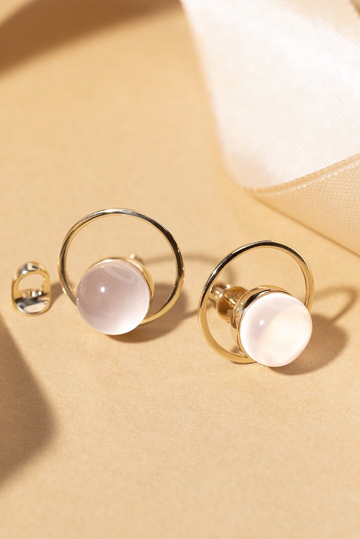 Золотые серьги-пусеты с розовым кварцем коллекции «Мармелад»