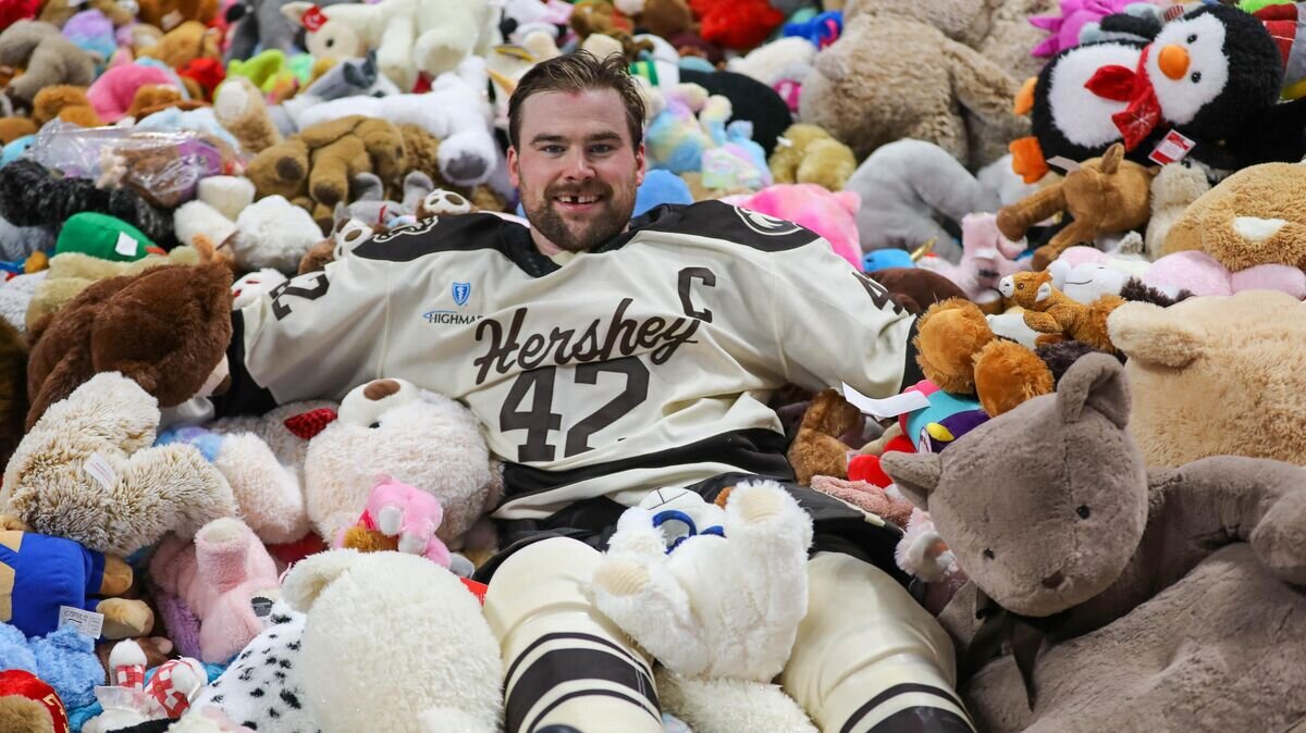    Хоккеист клуба АХЛ "Херши Беарз"© пресс-служба клуба "Херши Беарз"