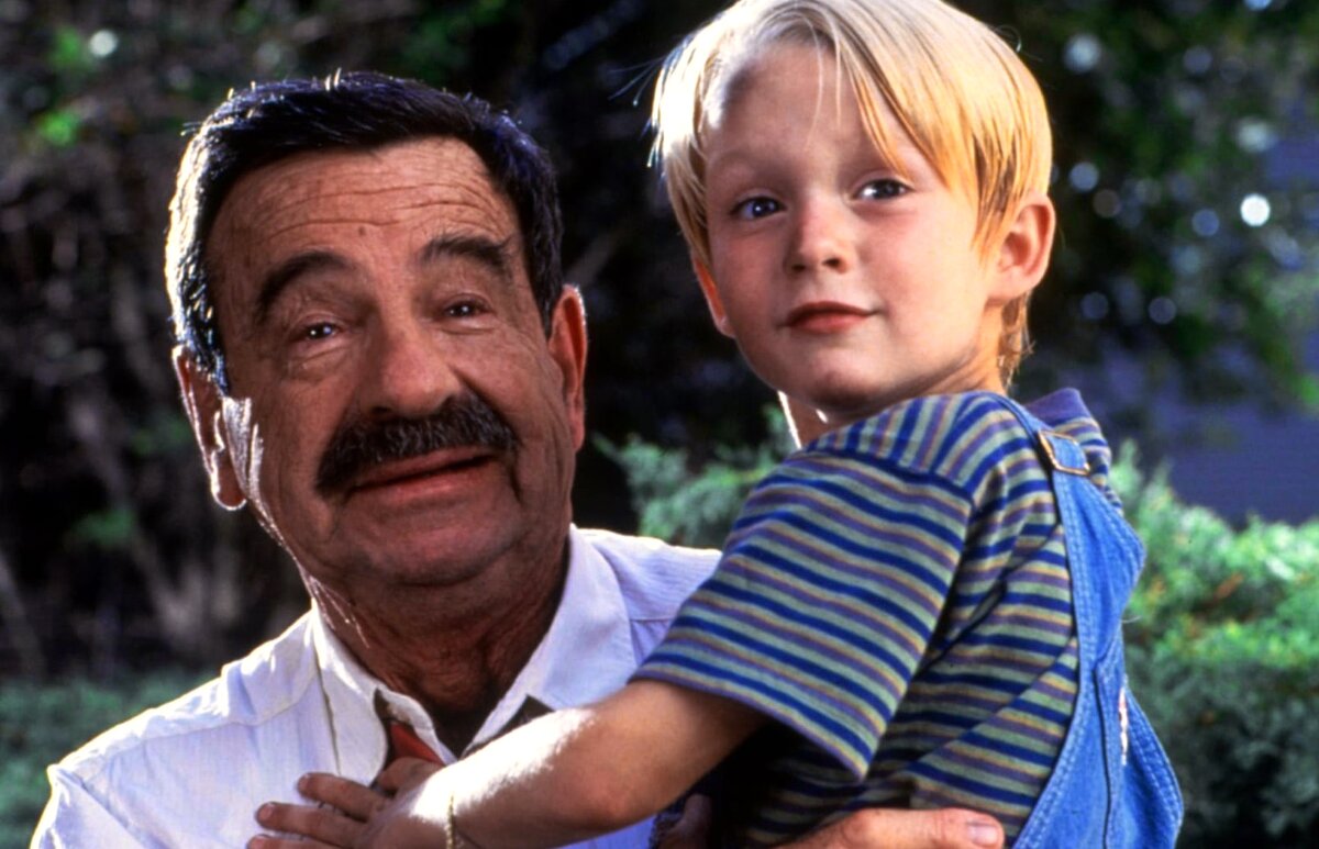 кадр из фильма "Дэннис-мучитель"