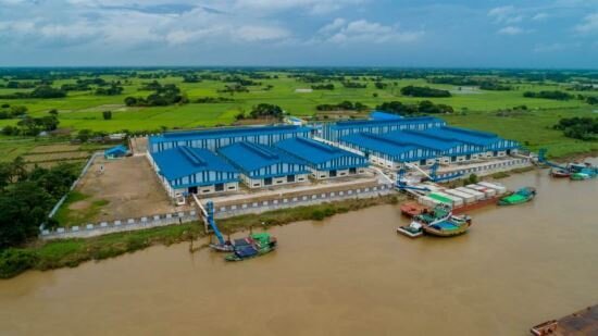 Завод по переработке риса Posco International, расположенный возле водного пути Тванте в Мьянме (Posco International)
