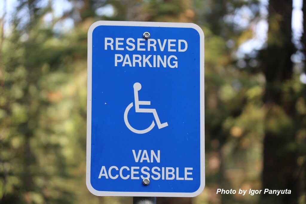 Подписывайтесь на канал! Так вы поддержите его и не пропустите новые статьи! Комментарии приветствуются! Знак, обозначающий парковочное место для инвалидов