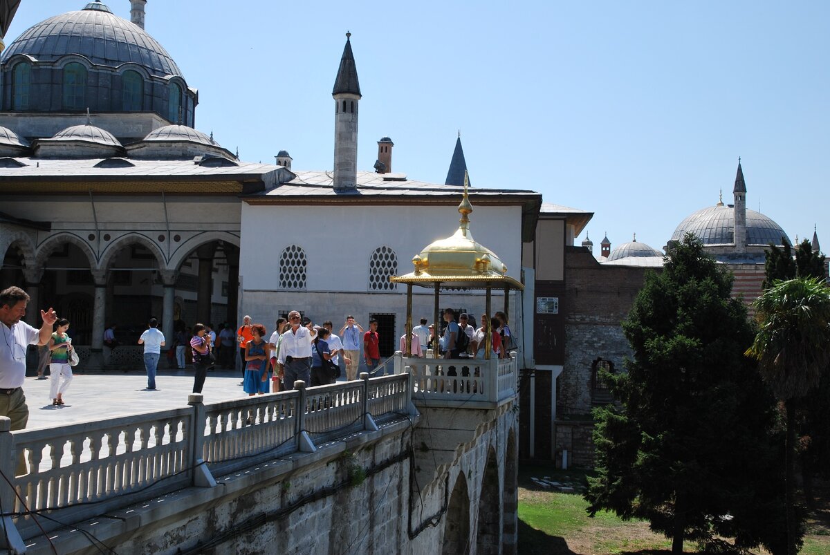 стамбул режим. стамбул режим. дворец султана сулеймана в стамбуле снаружи. главная улица стамбула. цистерна феодосия (шерефие).