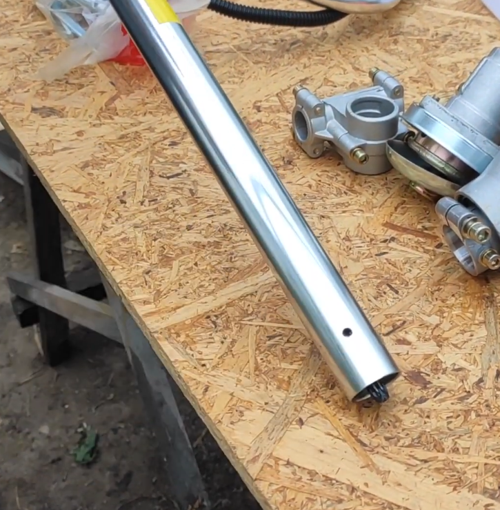 Отверстие в штанге.