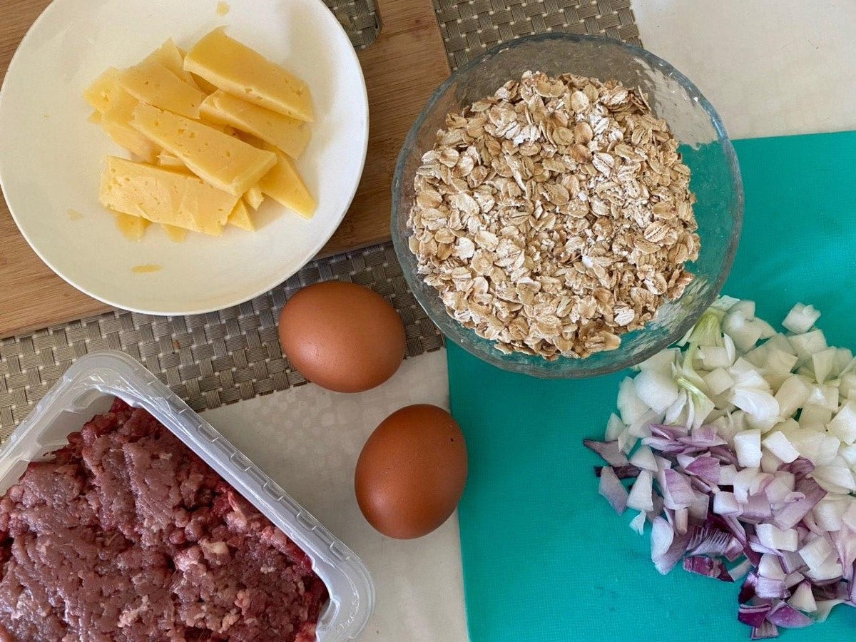Необходимые ингредиенты для приготовления котлет 