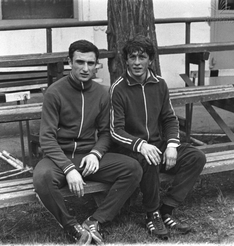 Григорий Цаава (крайний справа)