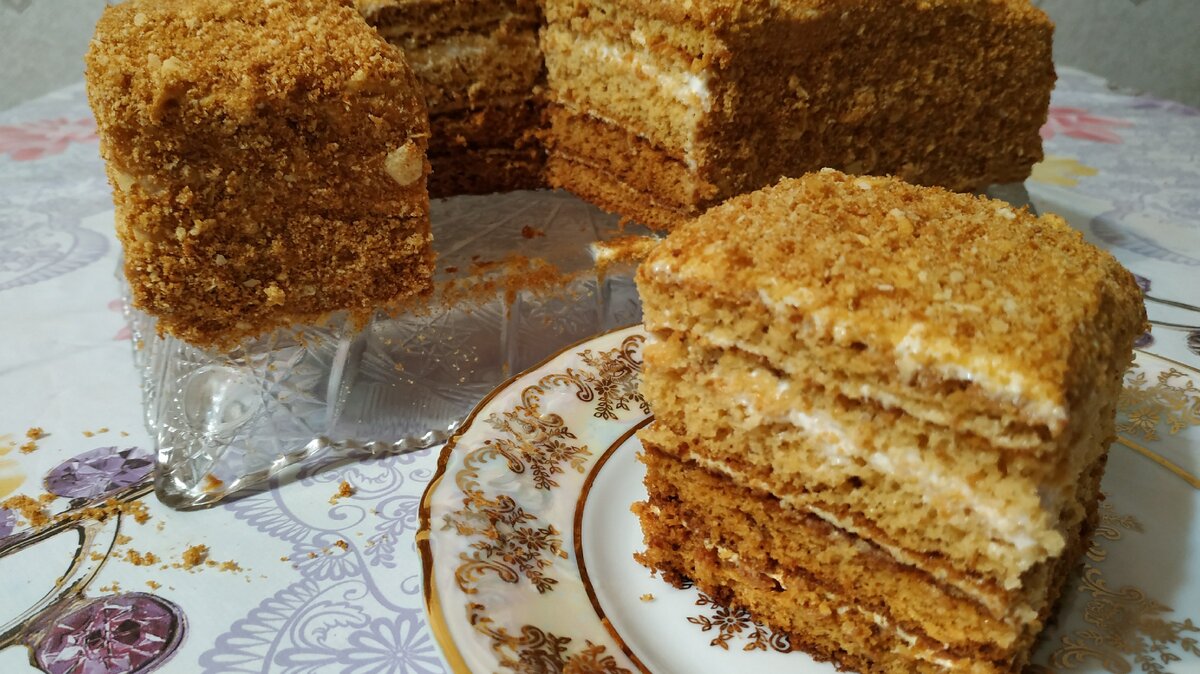 Мягкий и очень вкусный медовик.