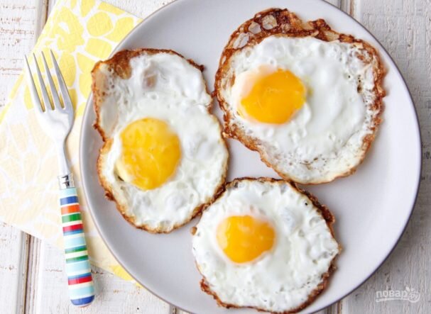 https://m.povar.ru/recipes/yaichnica_obychnaya-53132.html