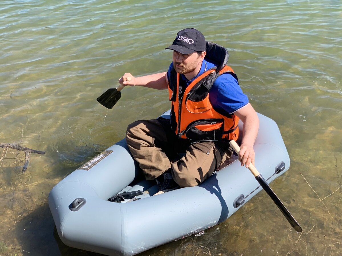 Гребная лодка длиной 170 см. 