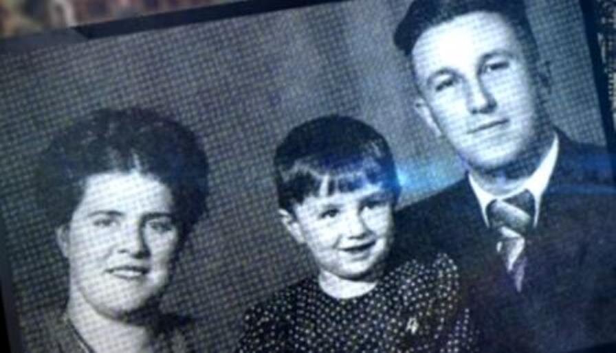 Наталья Казарновская  в детстве (с родителями)