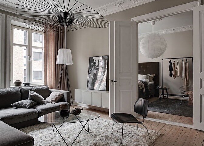 Стилеобразующий элемент - люстра