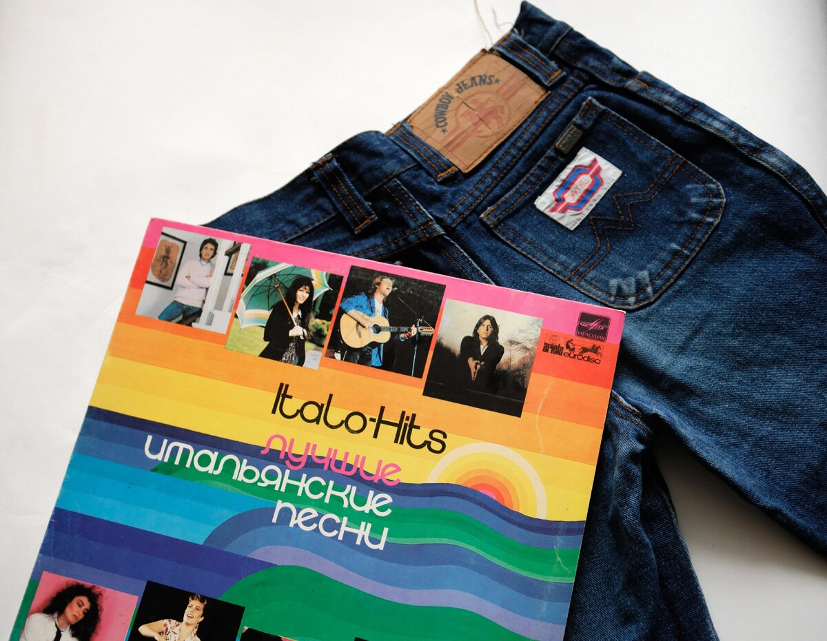 Детские джинсы Cowboy Milton`s с белой нашивкой и надписью Tommy Hiil