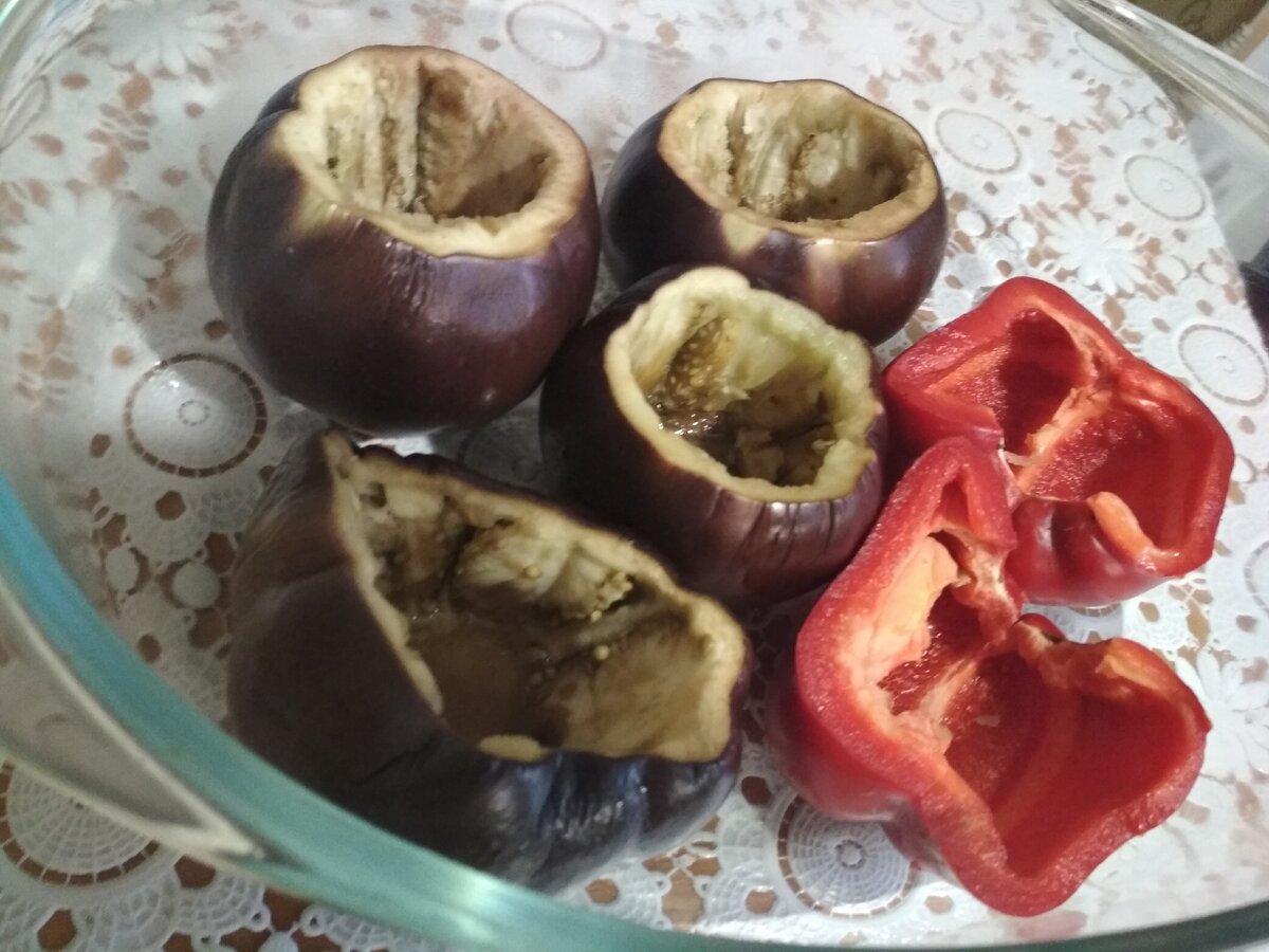 Перцы и баклажаны готовы к фаршировке